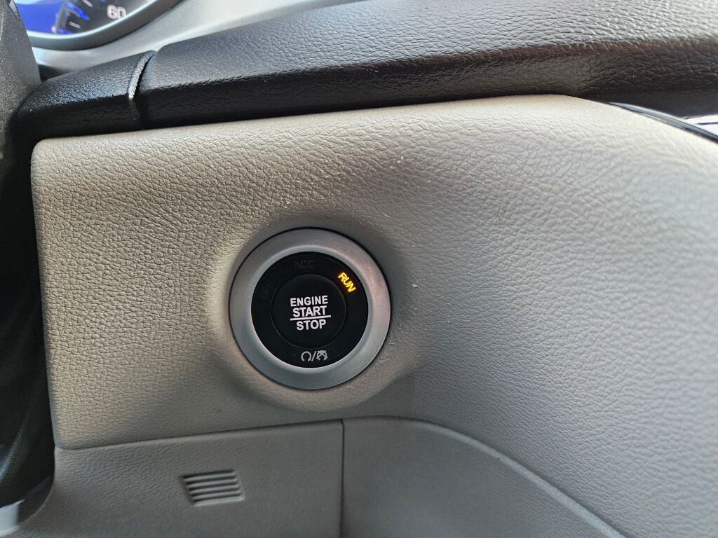 Used 2024 Chrysler Pacifica Touring-L image 25