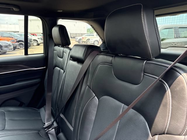 Used 2026 Jeep Grand Cherokee Limited AWD/4WD image 22