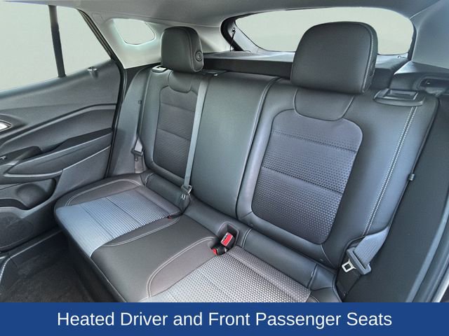 Used 2025 Chevrolet Trax LT w/ LT Convenience Package image 18