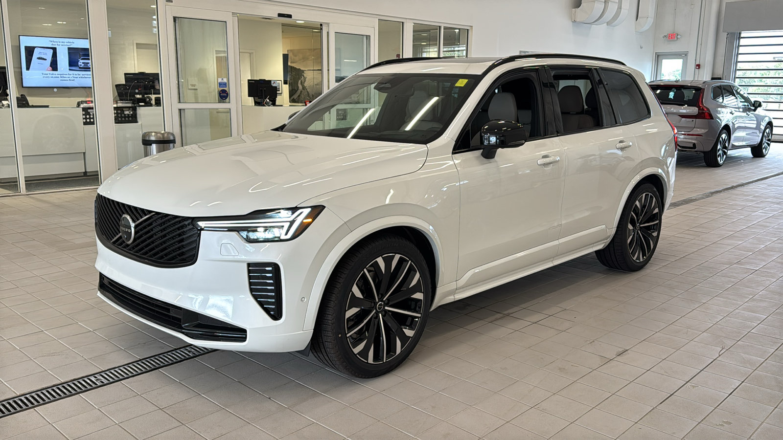 New 2027 Volvo XC90 B6 Ultra AWD/4WD image 9