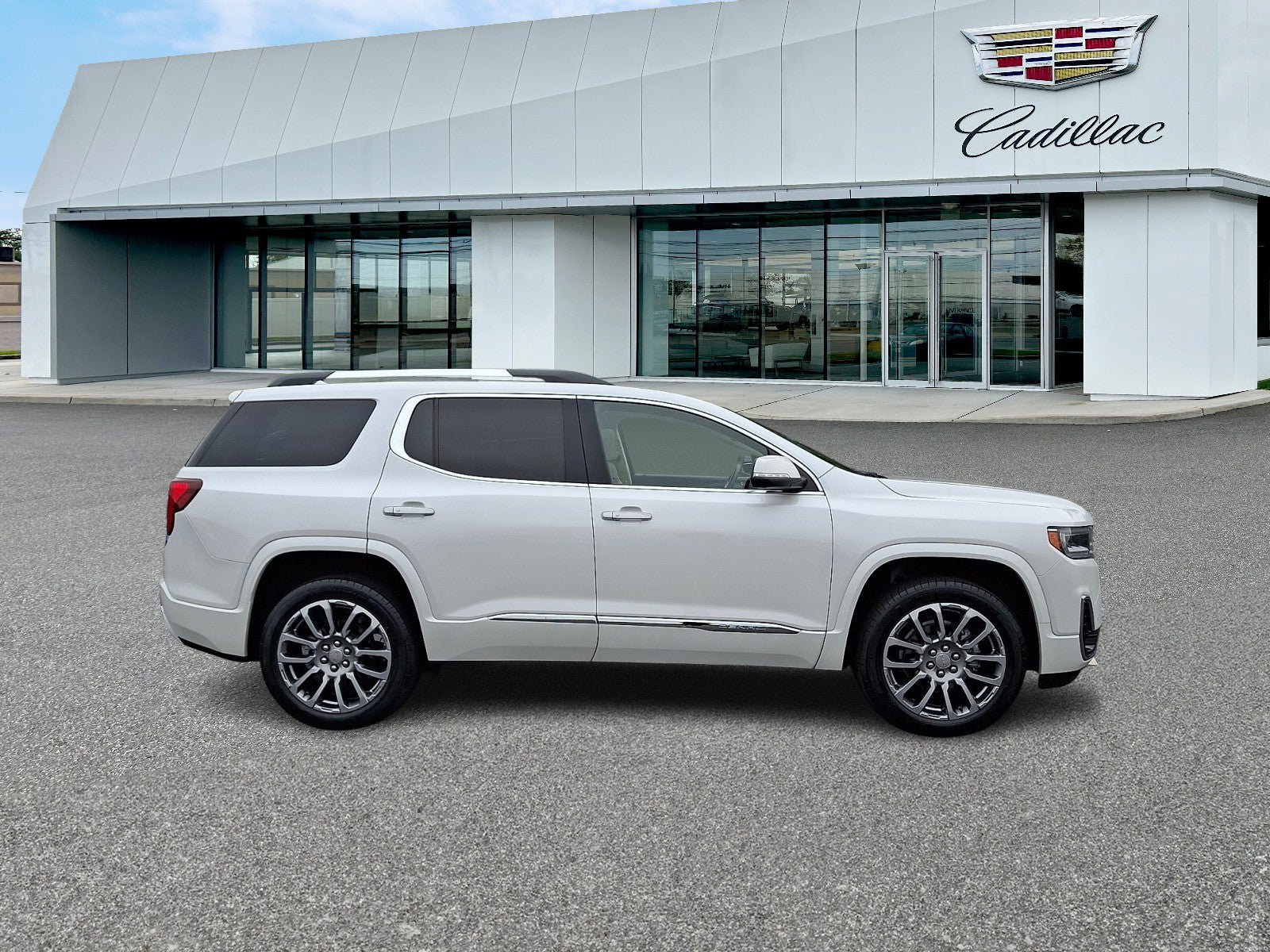 Used 2022 GMC Acadia Denali w/ Denali Ultimate Package FWD image 7