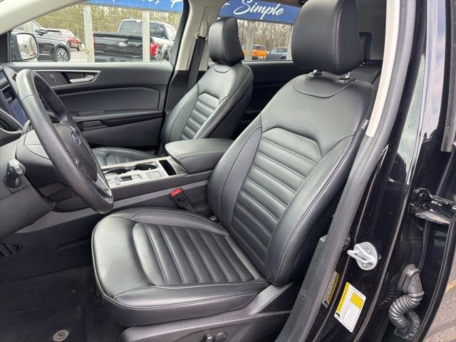 Used 2023 Ford Edge SEL w/ Convenience Package image 9