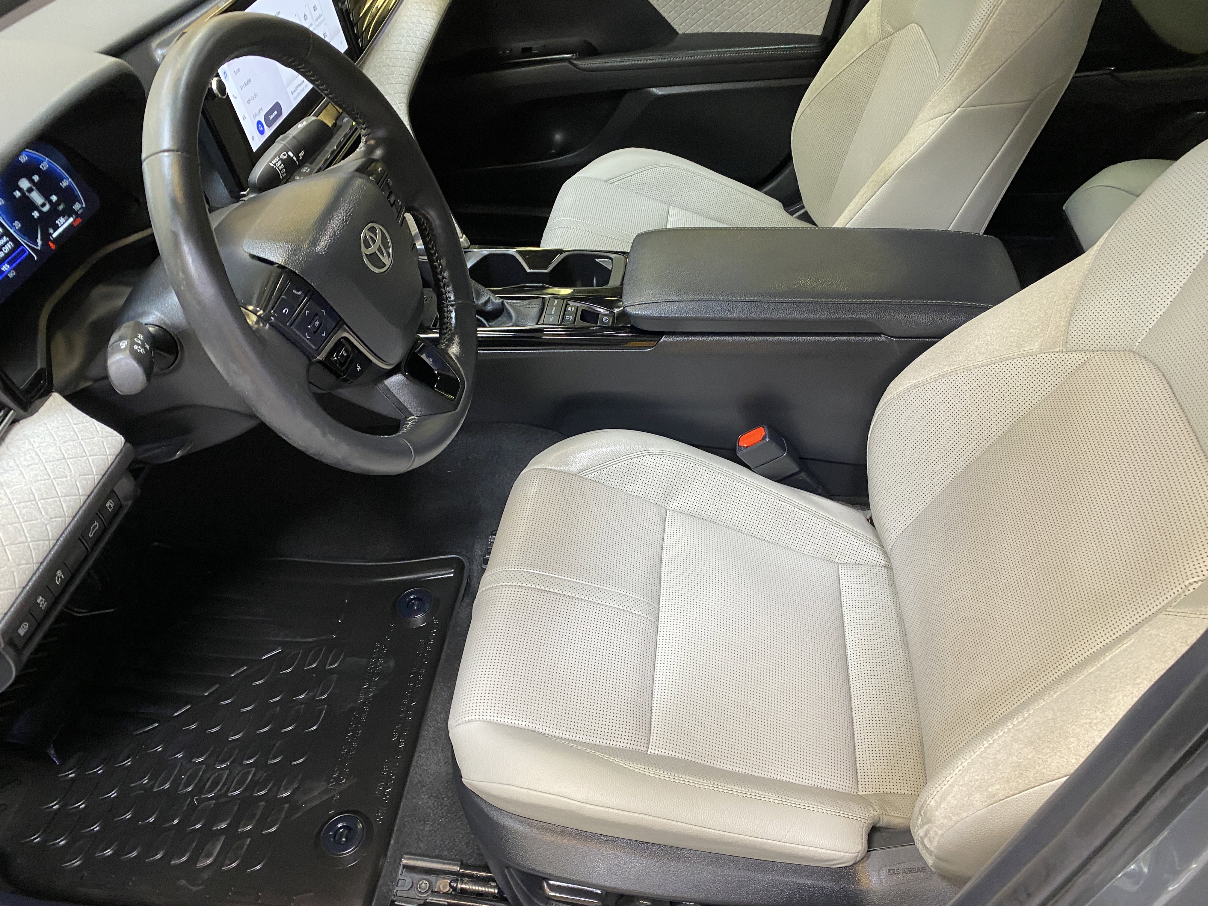 Used 2025 Toyota Camry XLE image 20