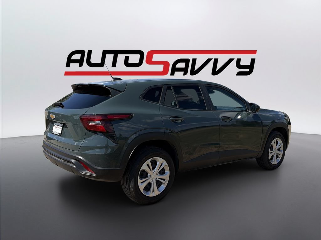 Used 2025 Chevrolet Trax LS FWD image 5
