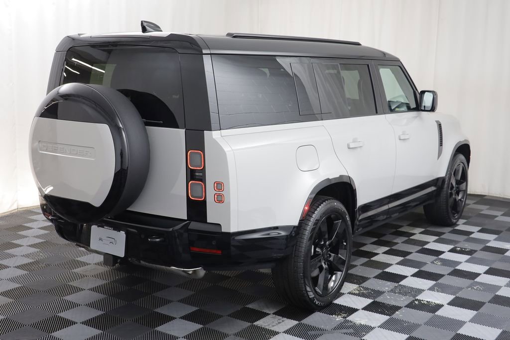 New 2026 Land Rover Defender 130 X-Dynamic SE image 21