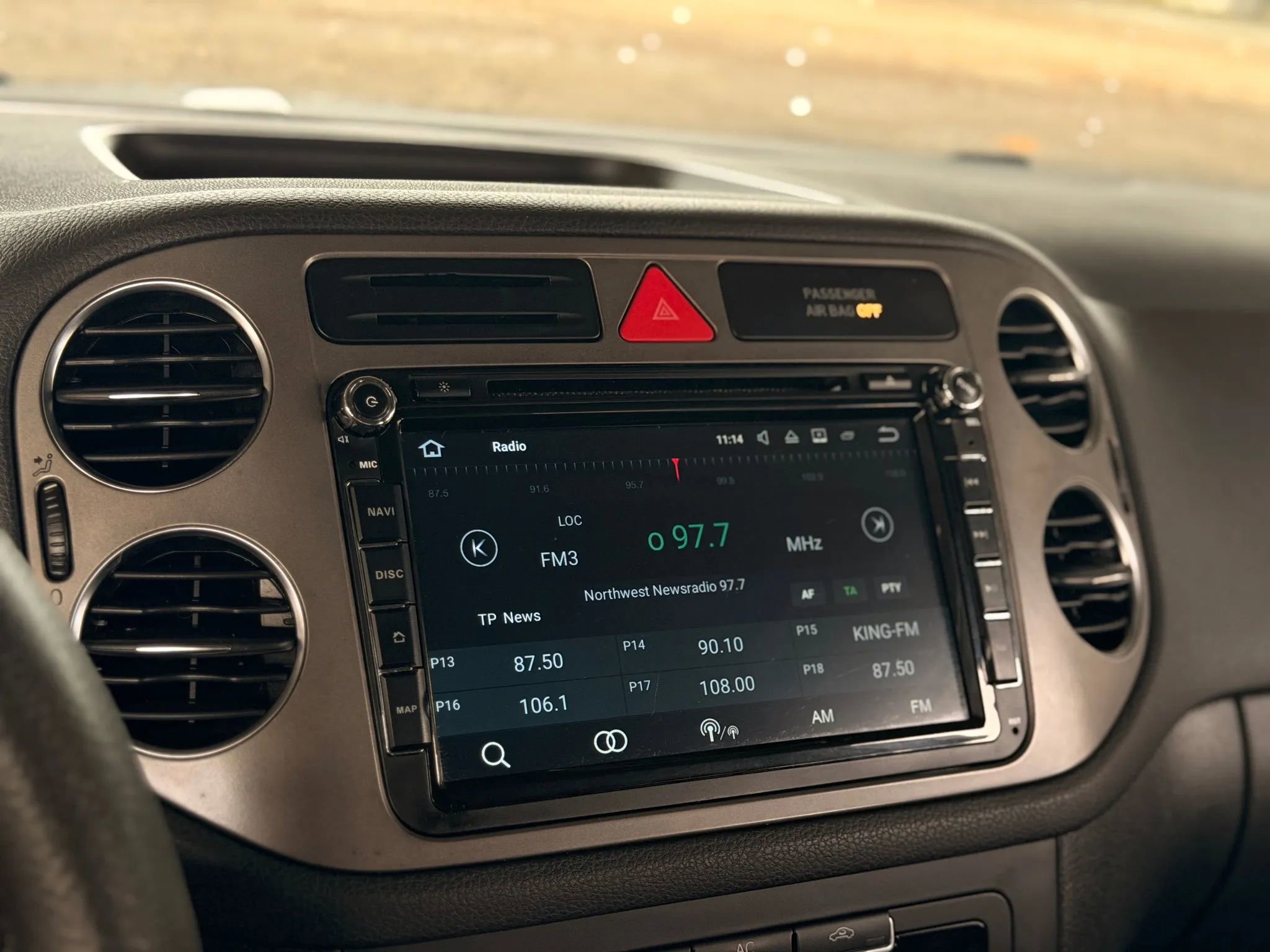 Used 2011 Volkswagen Tiguan S image 41