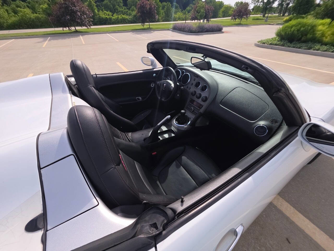 Used 2007 Pontiac Solstice GXP w/ Premium Package RWD image 6