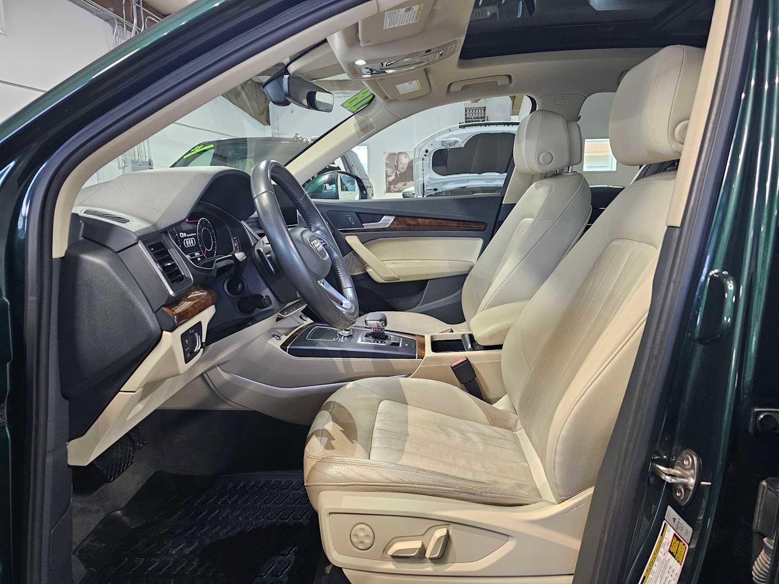 Used 2018 Audi Q5 2.0T Premium Plus w/ Premium Plus Package AWD/4WD image 23