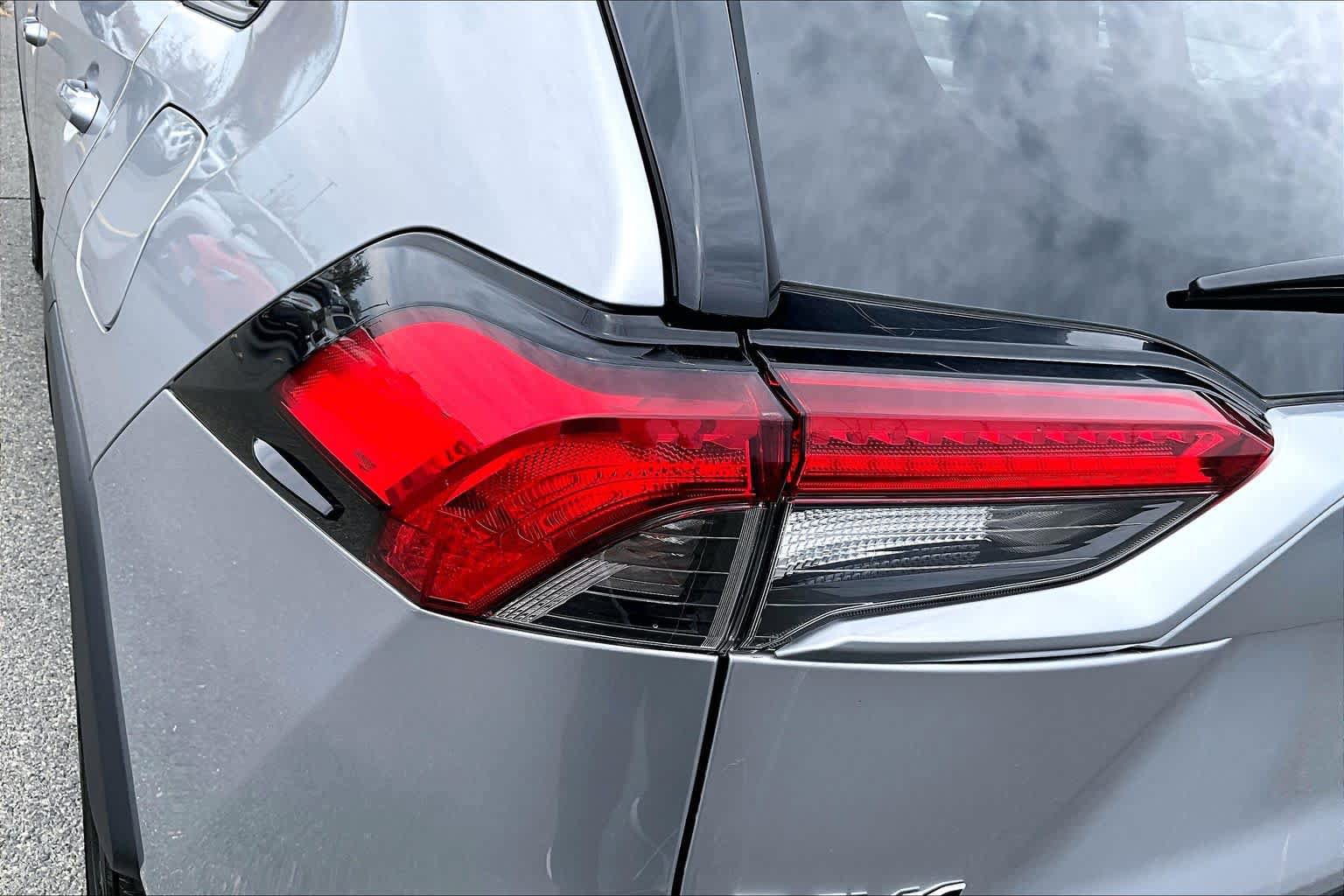Used 2025 Toyota RAV4 XLE AWD/4WD image 29