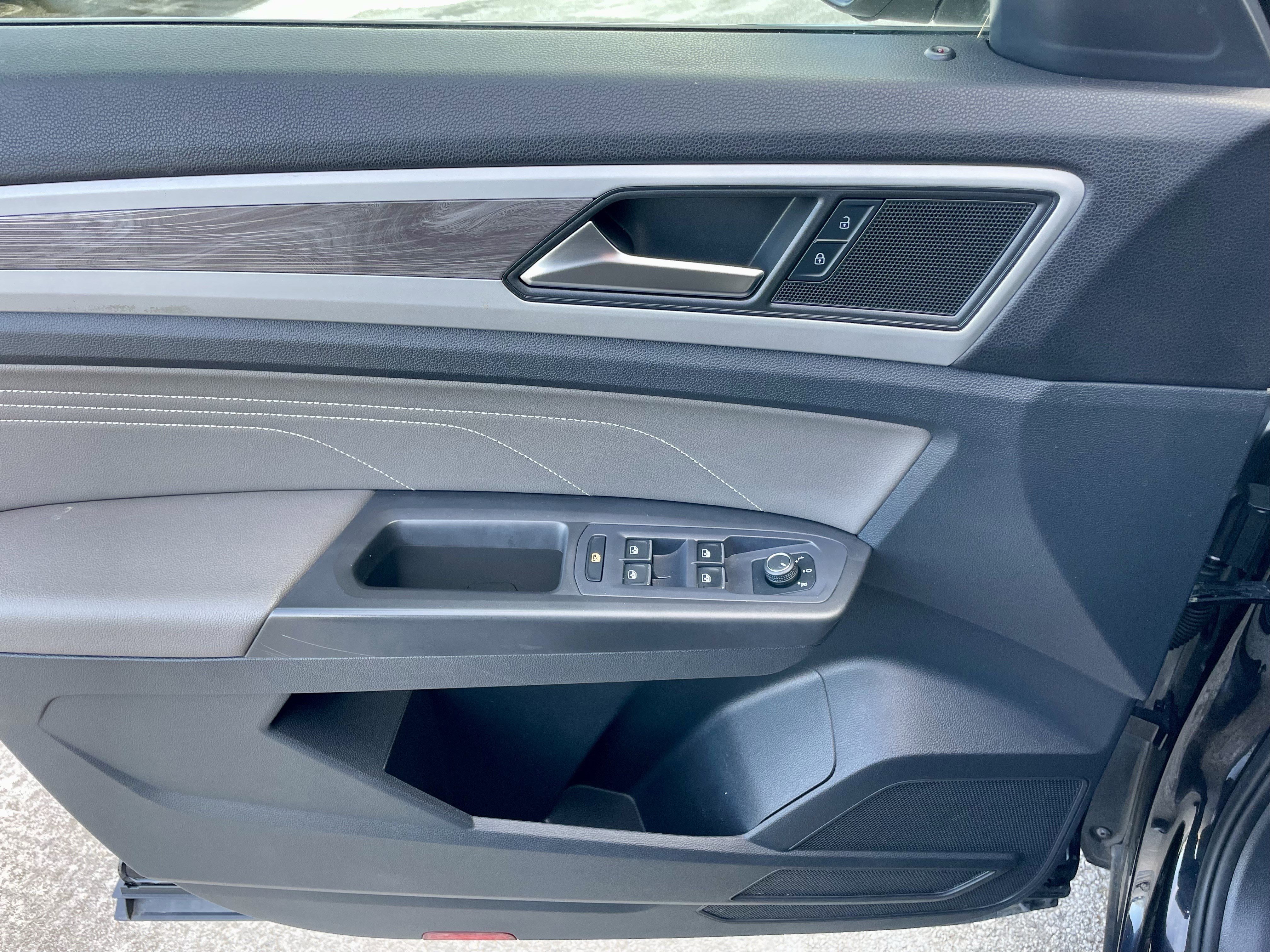 Used 2022 Volkswagen Atlas Cross Sport SE image 12