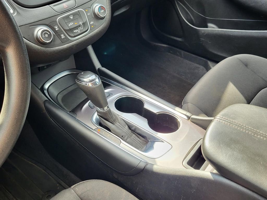 Used 2018 Chevrolet Malibu LT image 28