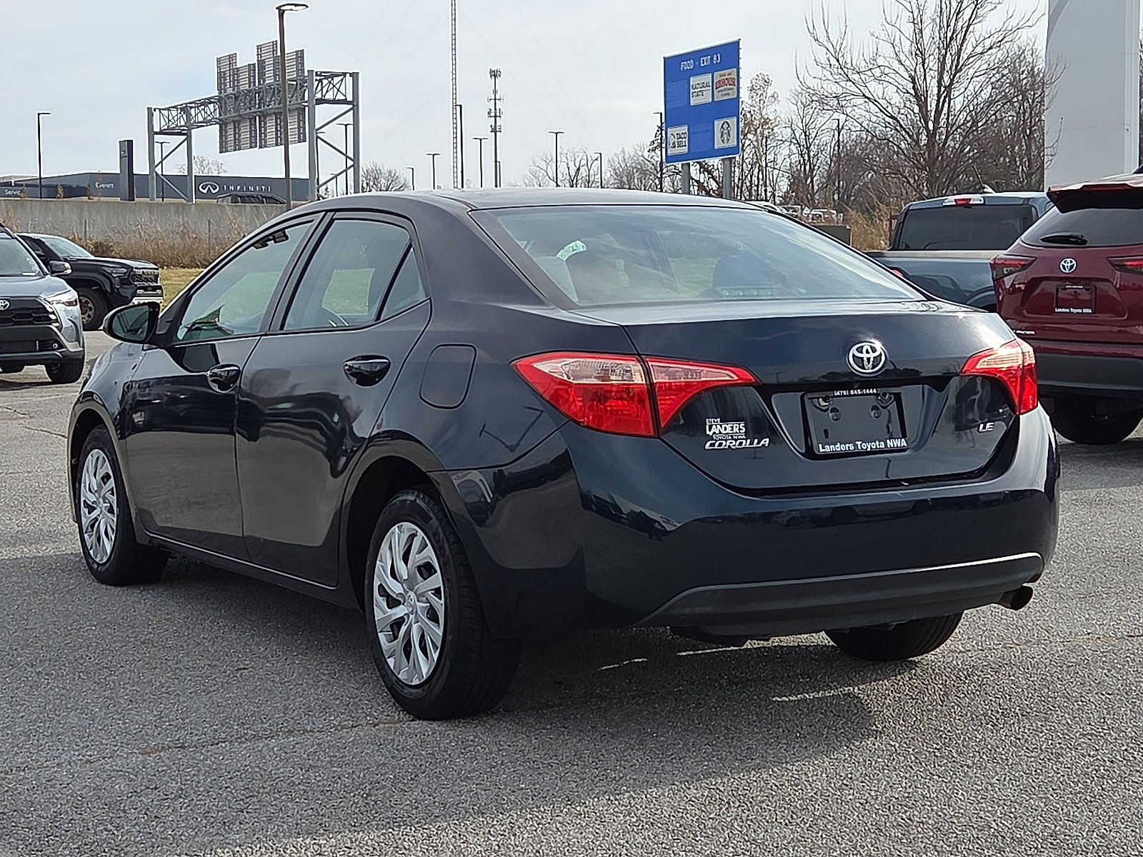 Used 2018 Toyota Corolla LE image 4