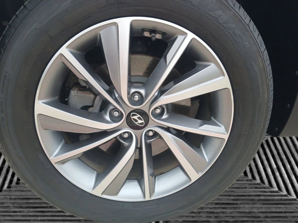 Used 2020 Hyundai Santa Fe SEL w/ Convenience Package image 9