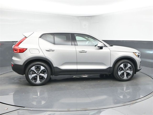 Used 2024 Volvo XC40 B5 Plus w/ Protection Package Premier image 8
