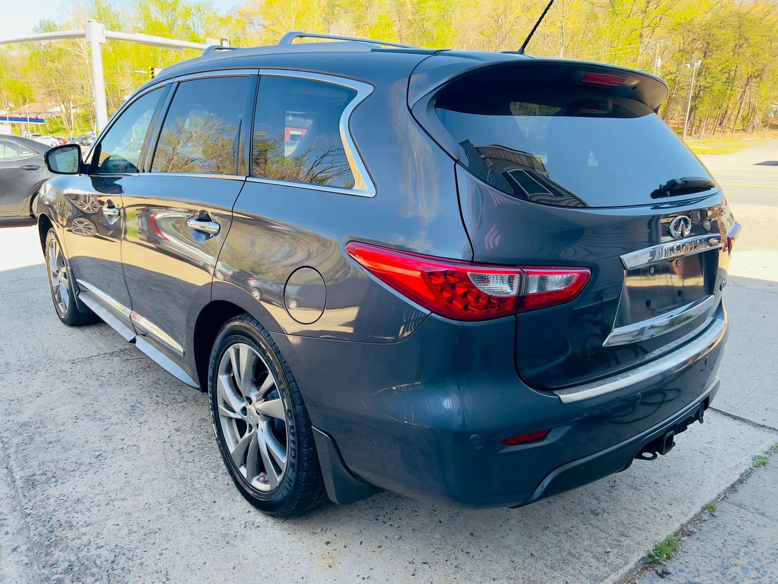Used 2014 INFINITI QX60 AWD w/ Deluxe Touring Package image 6