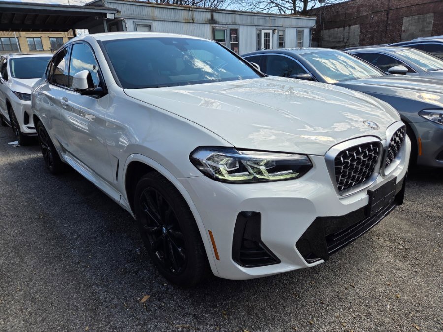 Used 2022 BMW X4 xDrive30i w/ M Sport Package 2 image 3