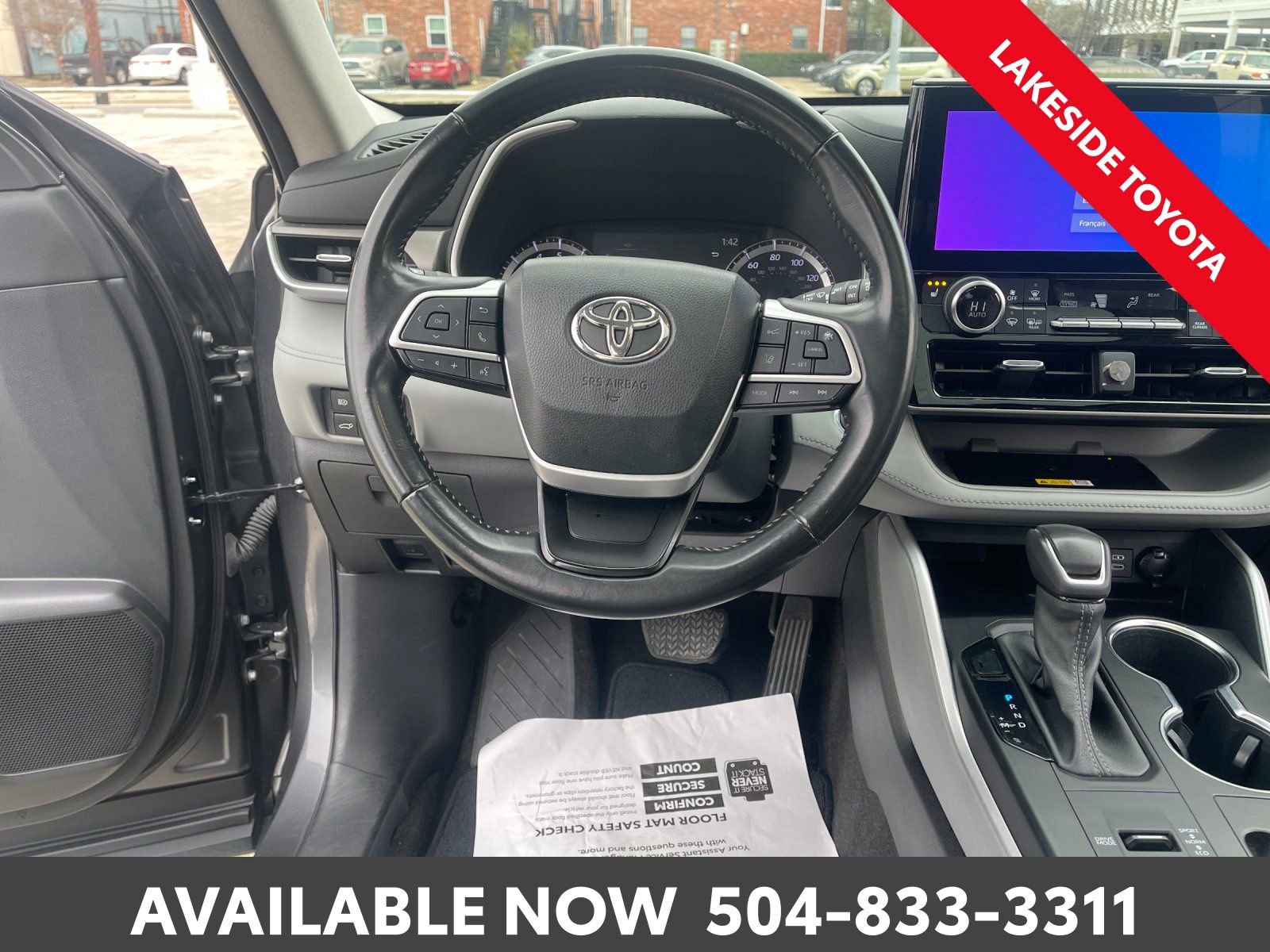 Used 2023 Toyota Highlander XLE image 17