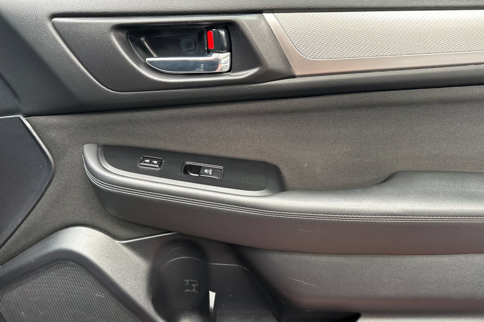 Used 2018 Subaru Outback 2.5i Premium AWD/4WD image 22