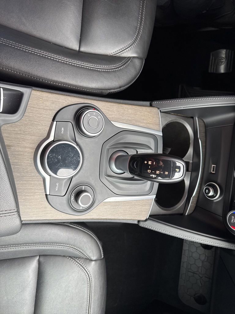 Used 2018 Alfa Romeo Stelvio Ti image 38