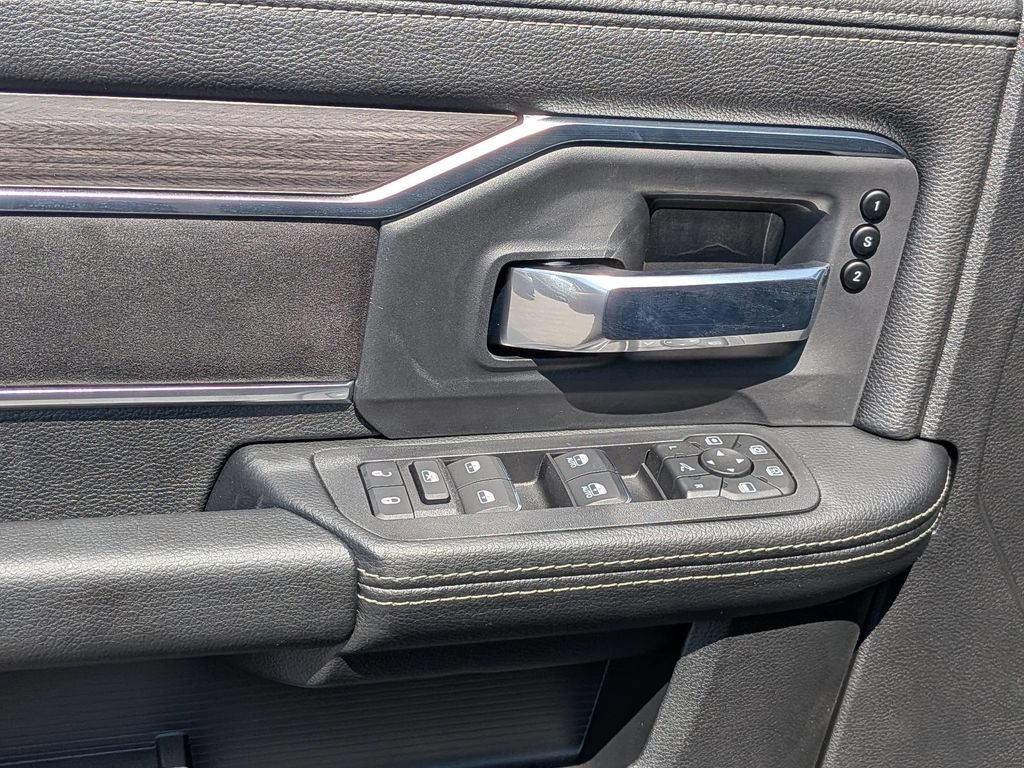 New 2026 RAM 2500 Laramie w/ Sport Appearance Package AWD/4WD image 11