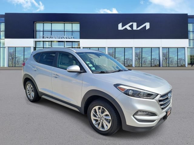 Used 2017 Hyundai Tucson SE w/ SE Popular Package 02 AWD/4WD image 2
