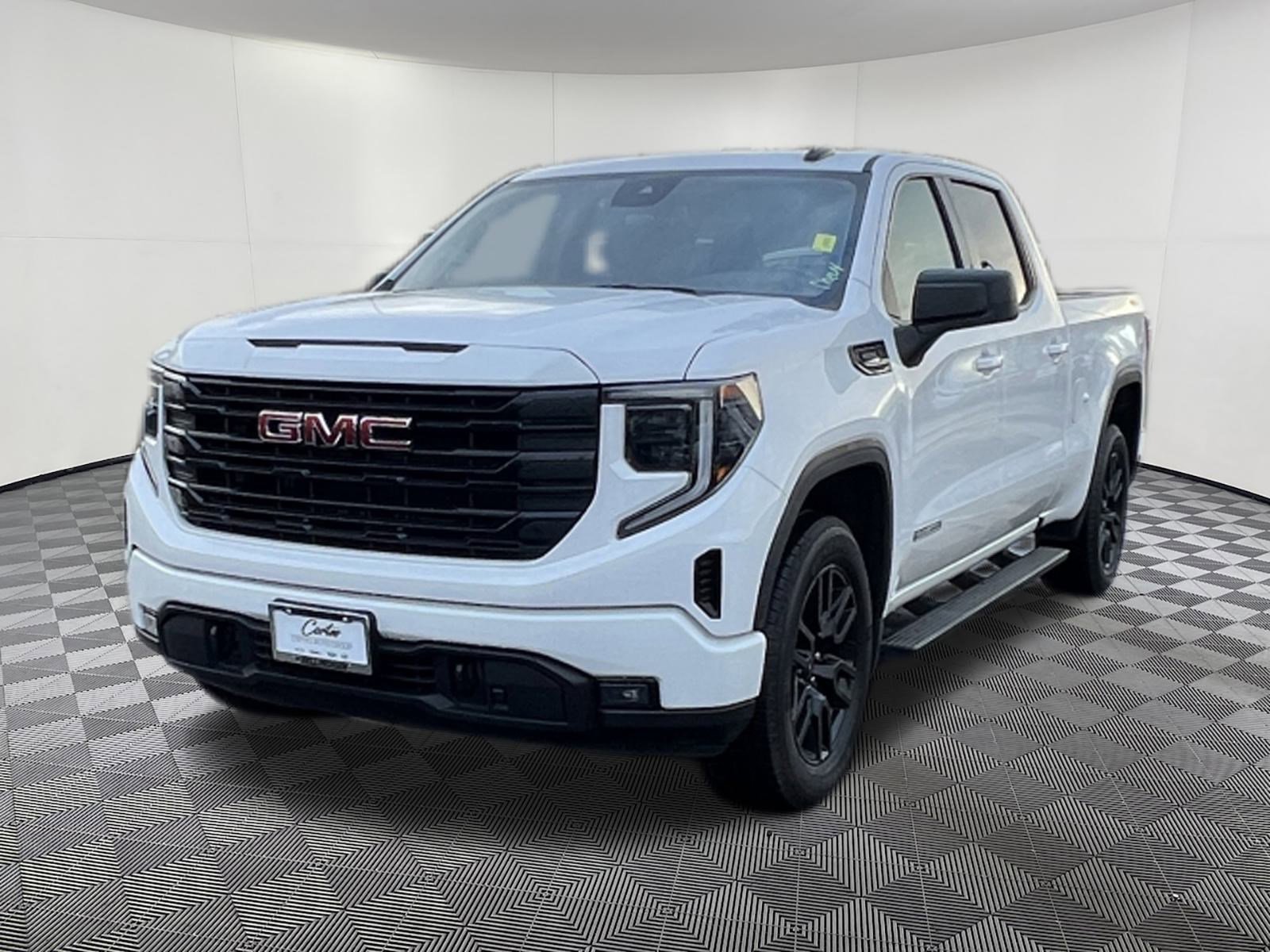 Used 2024 GMC Sierra 1500 Elevation image 3