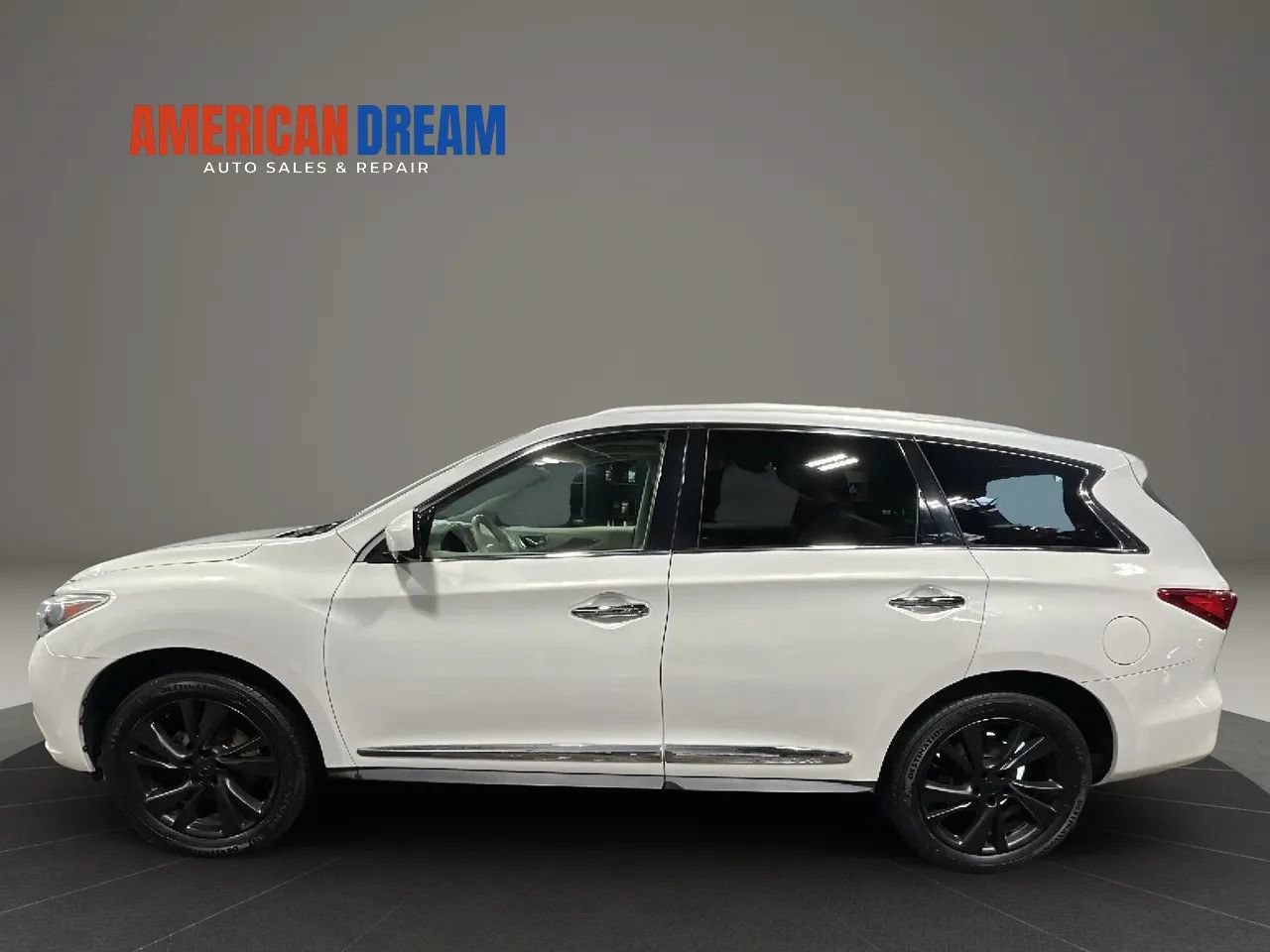 Used 2013 INFINITI JX35 AWD w/ Premium Pkg image 2