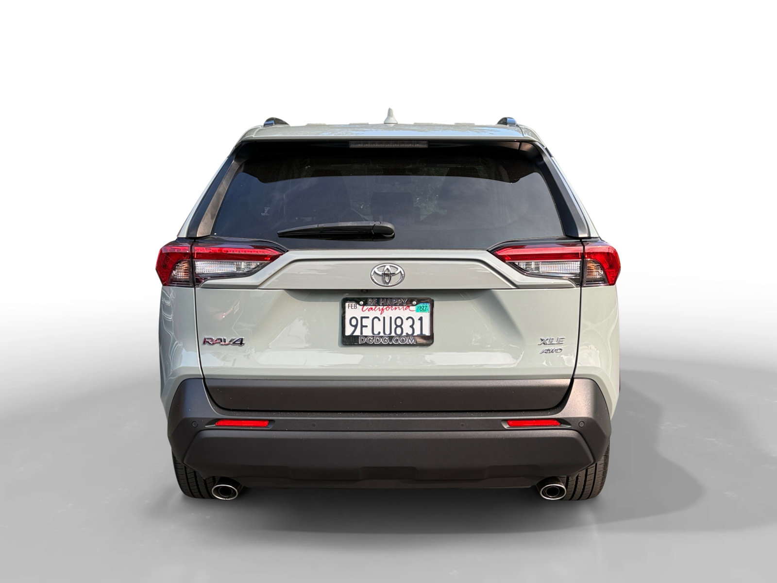 Used 2023 Toyota RAV4 XLE Premium AWD/4WD image 4