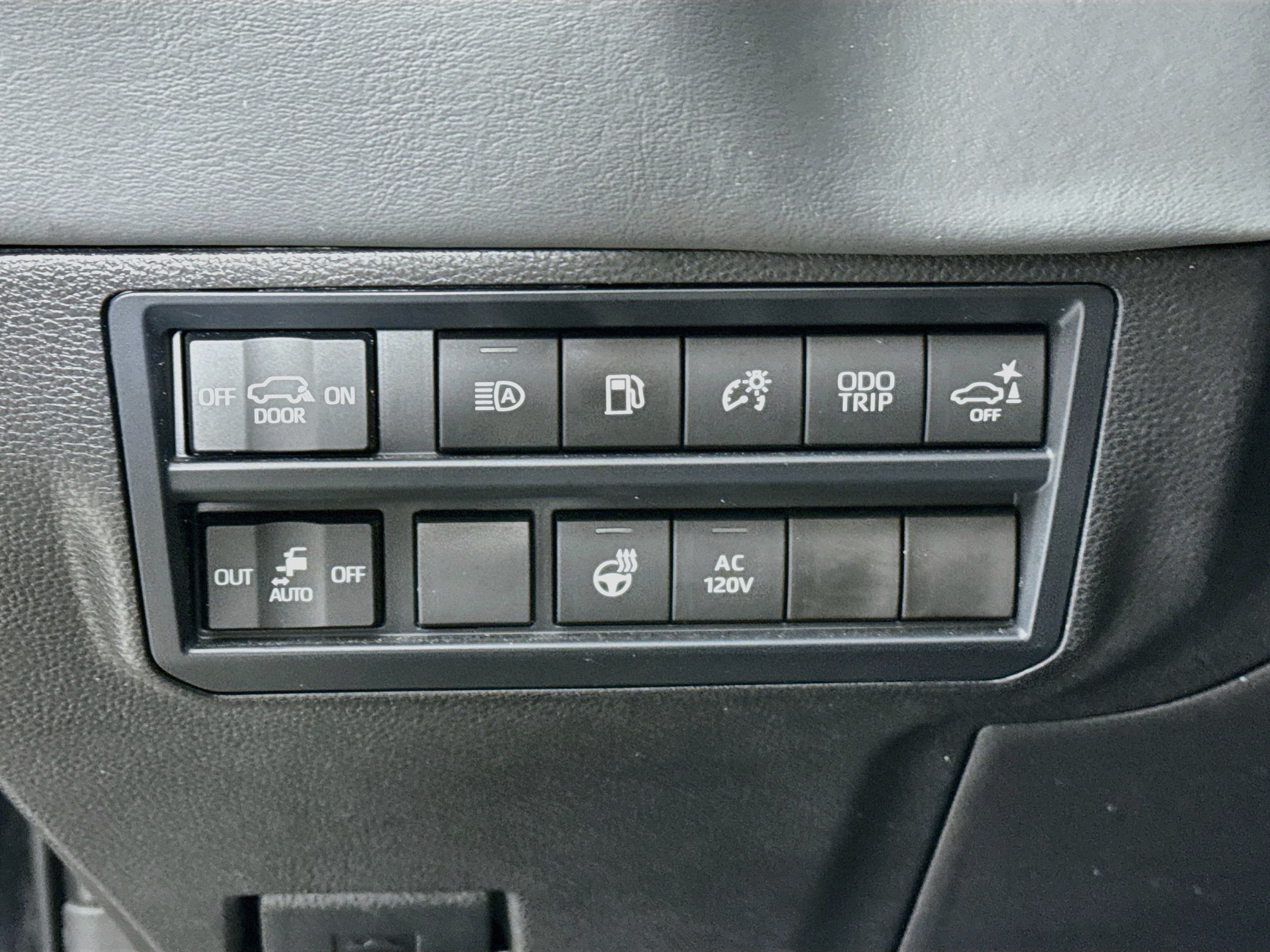 Certified 2026 Toyota Sequoia Capstone AWD/4WD image 10