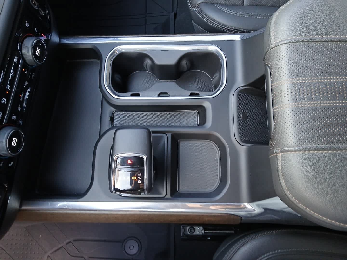 Used 2023 Chevrolet Silverado 1500 High Country w/ High Country Premium Package AWD/4WD image 40