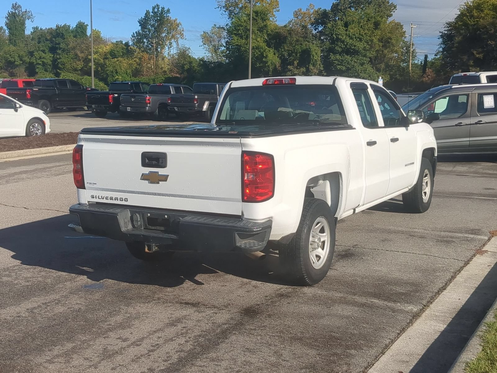 Used 2016 Chevrolet Silverado 1500 W/T w/ Trailering Package RWD image 3