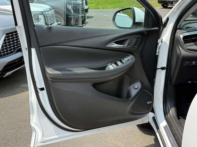 New 2026 Buick Encore GX Avenir w/ Avenir Technology Package AWD/4WD image 9