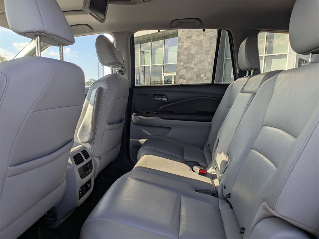 Used 2017 Honda Pilot Touring image 16