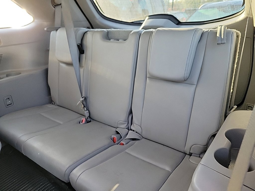 Used 2014 Toyota Highlander Limited Platinum AWD/4WD image 16