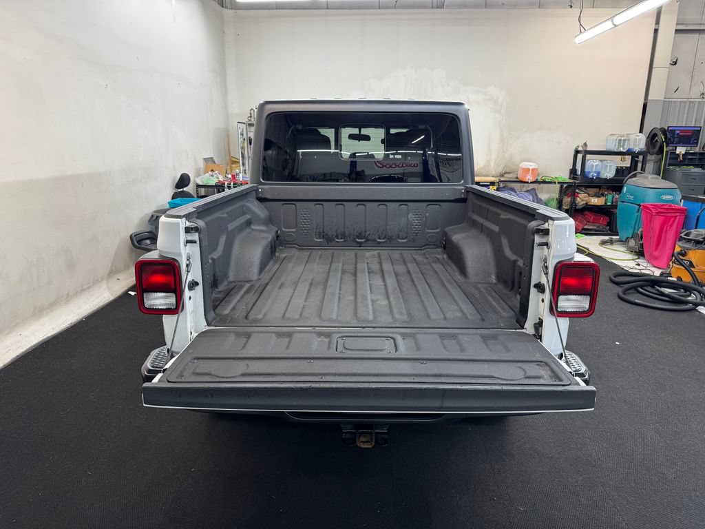 Used 2022 Jeep Gladiator Sport AWD/4WD image 5