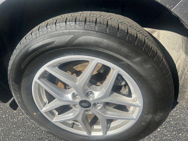 Used 2023 Ford Edge SEL image 9