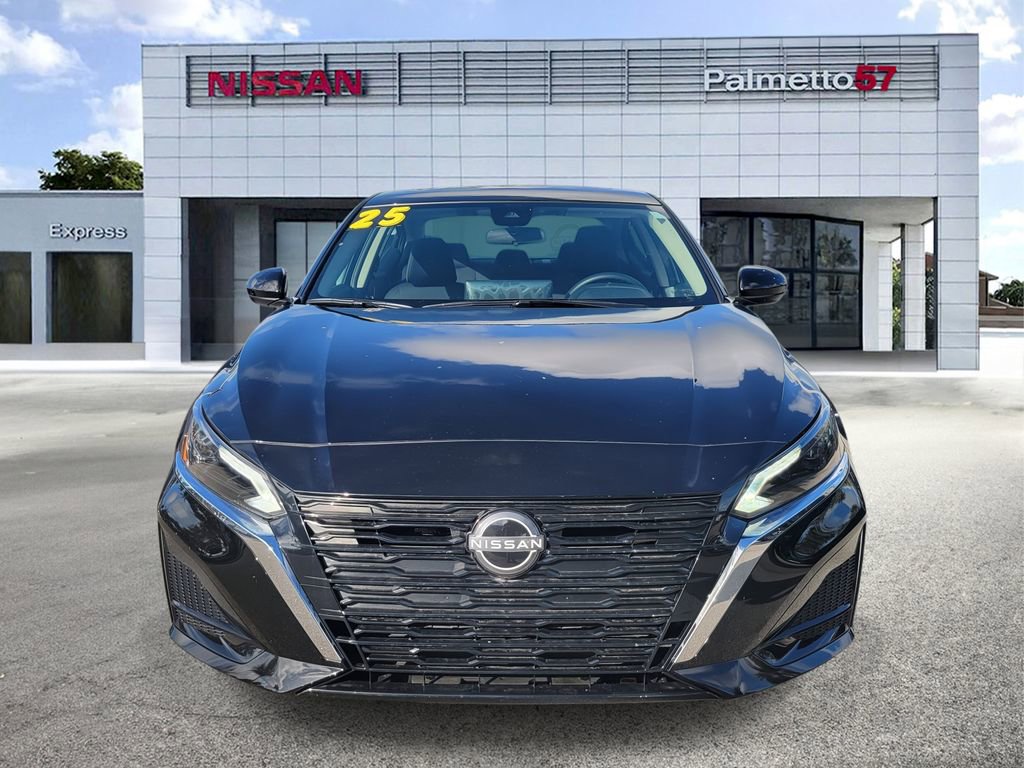 Used 2025 Nissan Altima 2.5 SV w/ SV Special Edition Package image 2