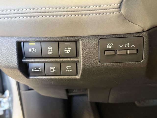 Used 2020 Toyota Avalon Limited w/ Advanced Safety Package image 28