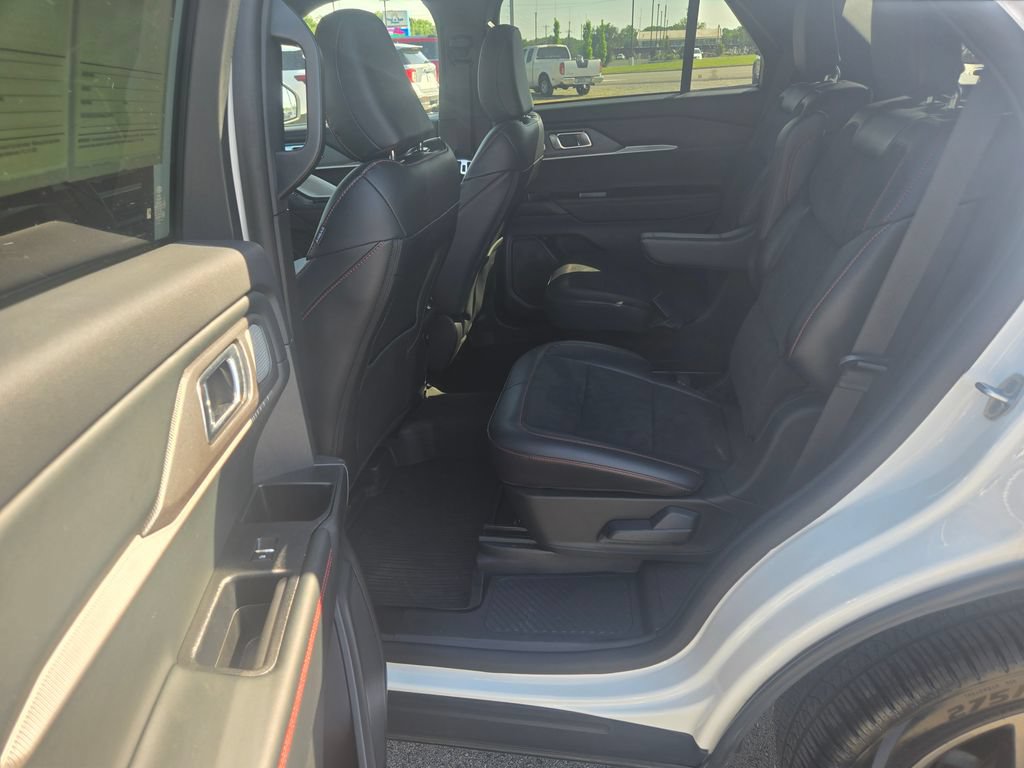 Used 2025 Ford Explorer ST w/ Sun And Sound Package AWD/4WD image 8