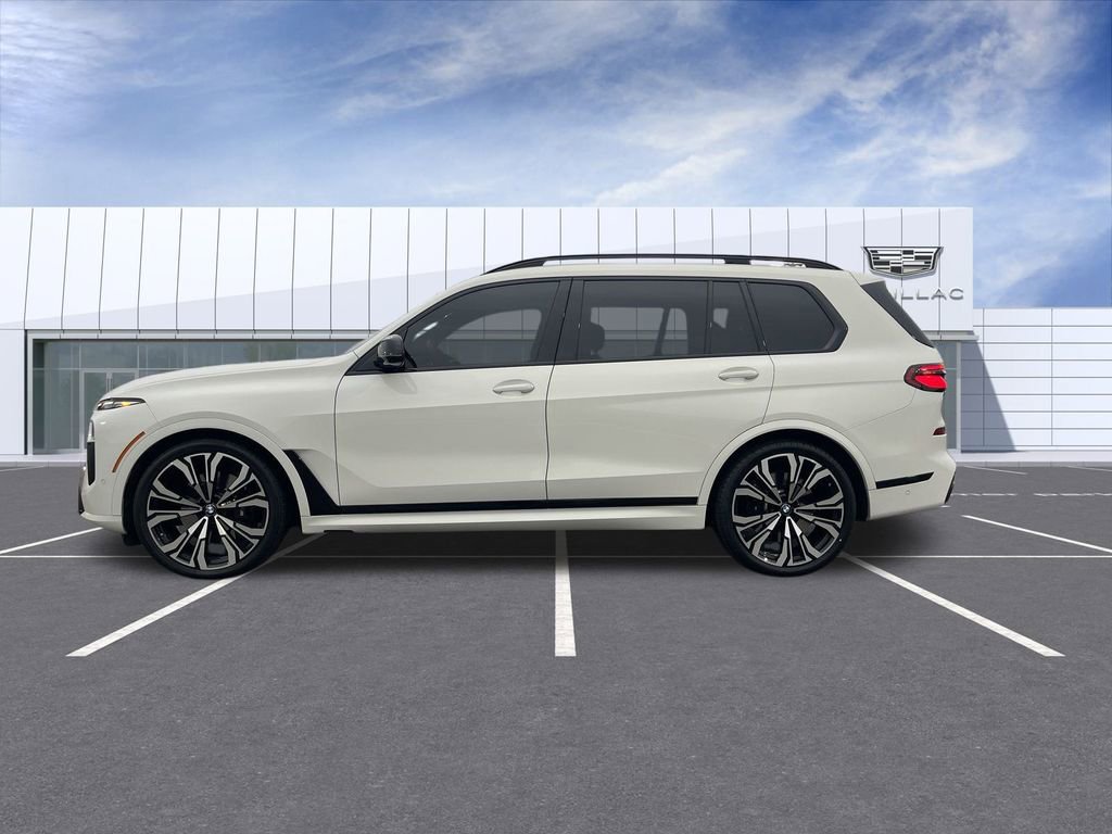 Used 2023 BMW X7 M60i image 5