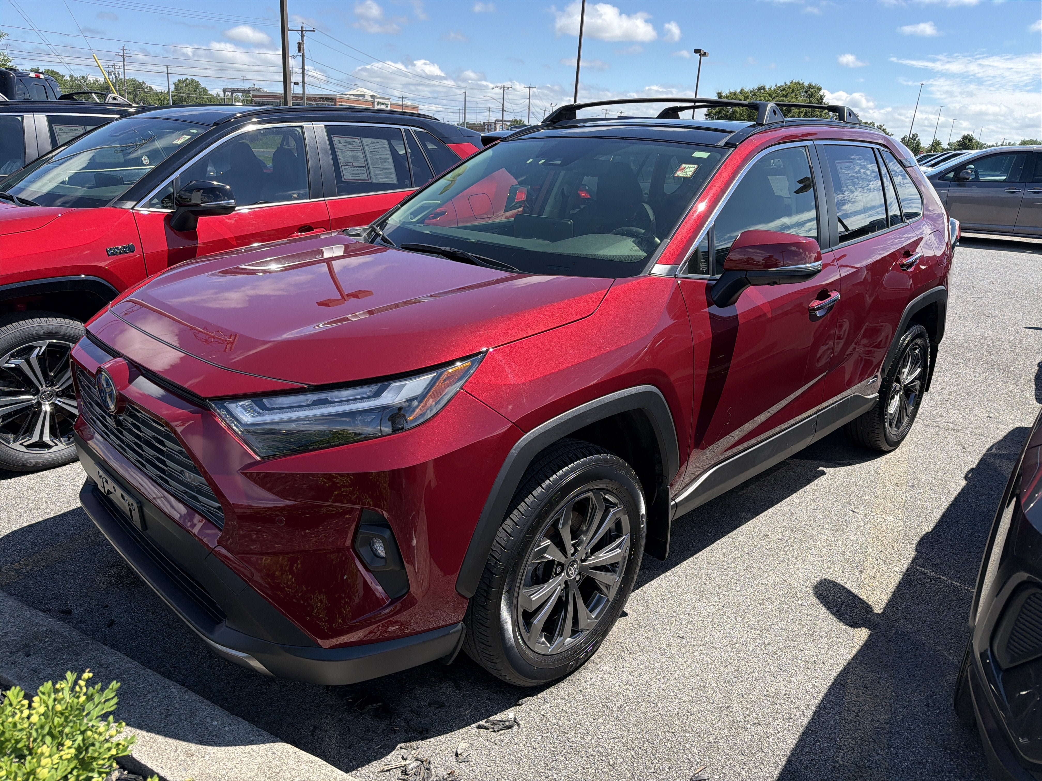 Used 2023 Toyota RAV4 Limited AWD/4WD image 4