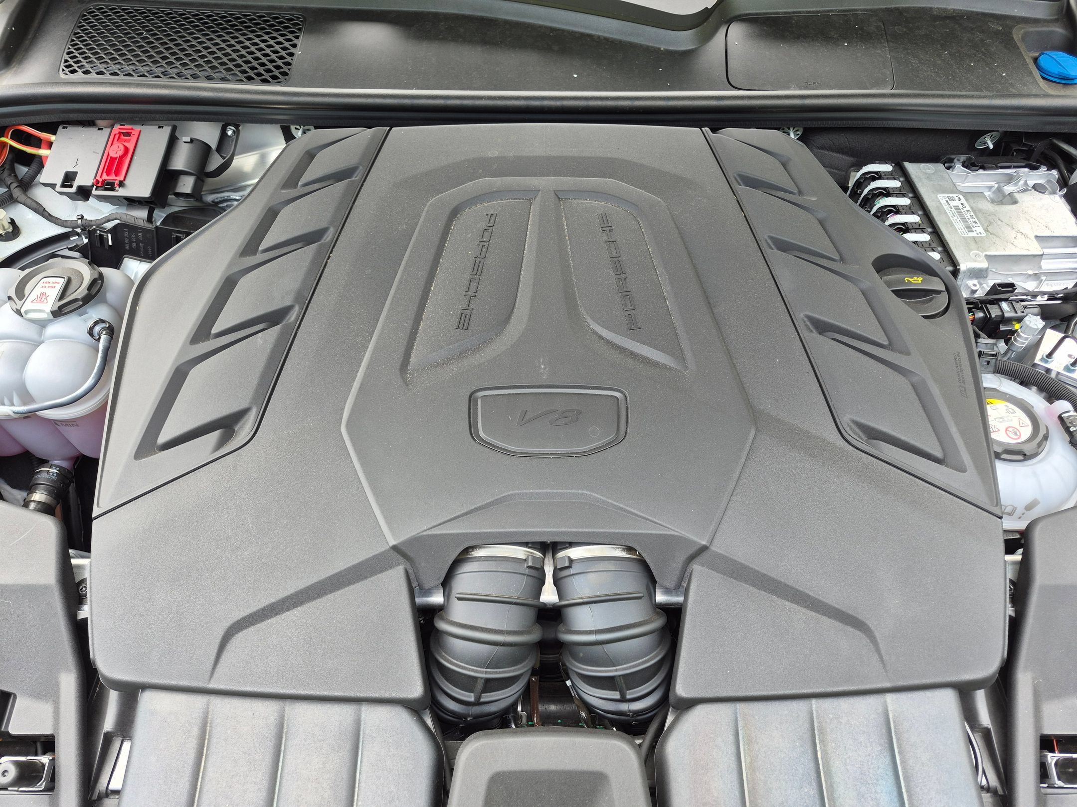Certified 2026 Porsche Cayenne Turbo AWD/4WD image 37