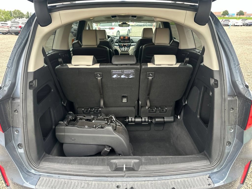 Used 2025 Honda Odyssey Elite image 11