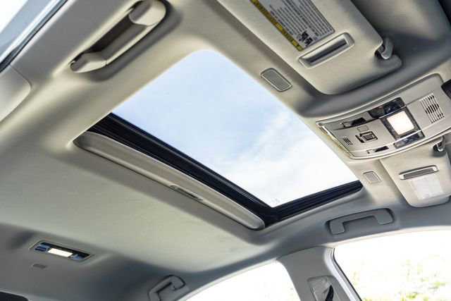 Used 2025 Lexus ES 300h w/ Premium Package image 13