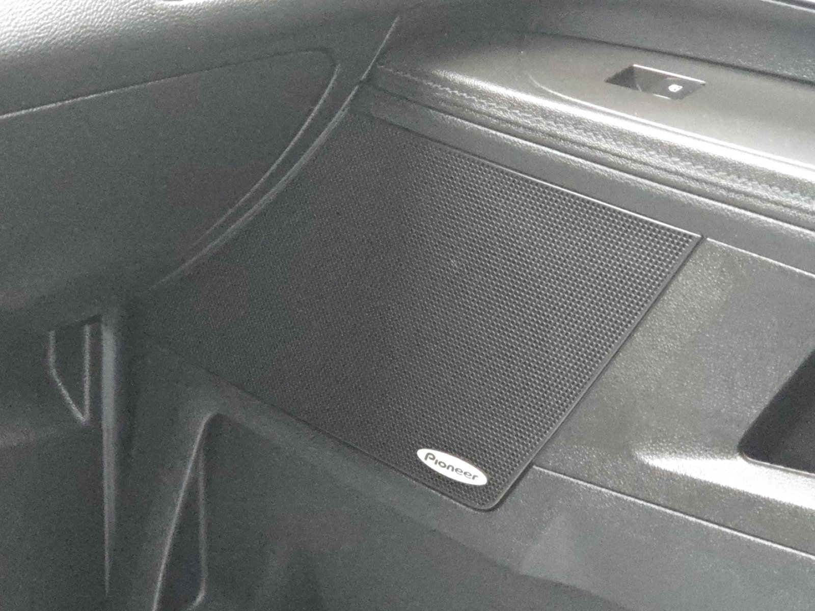 Used 2016 Chevrolet Equinox LT image 8