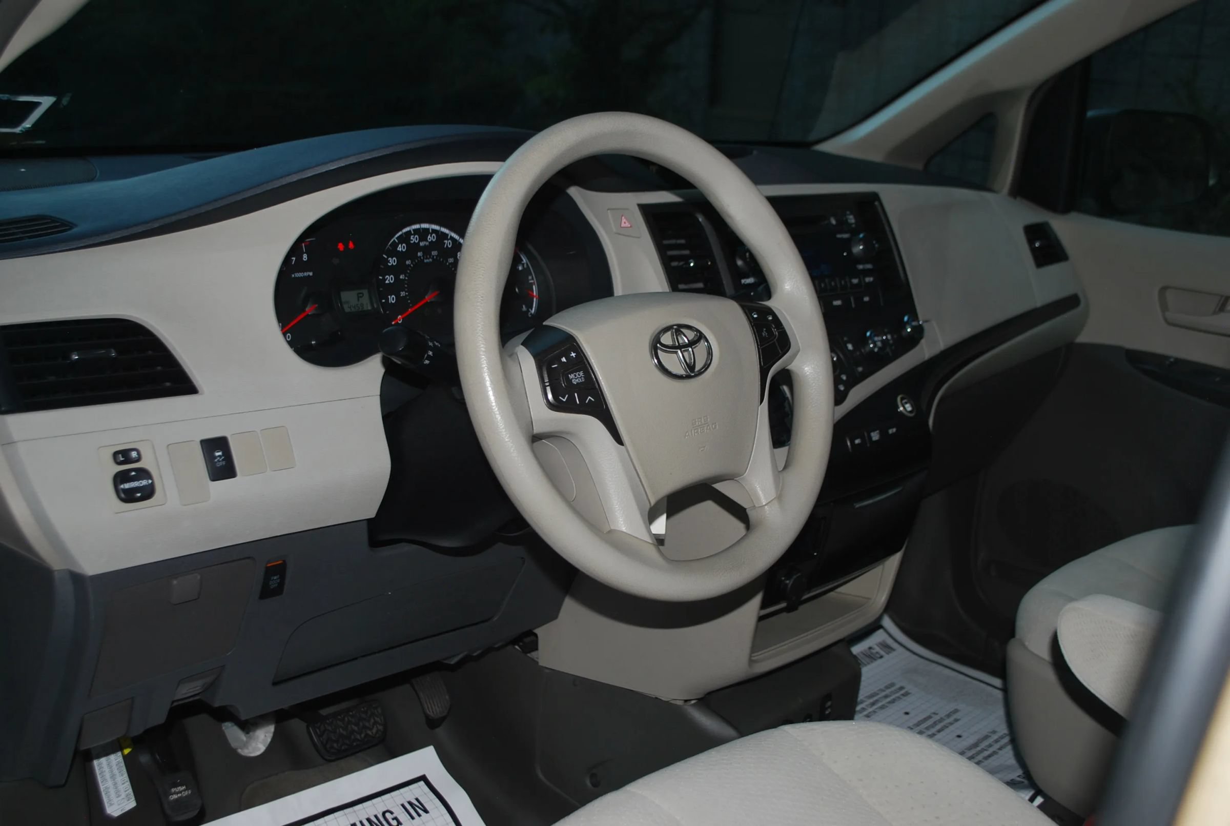 Used 2012 Toyota Sienna LE FWD image 10