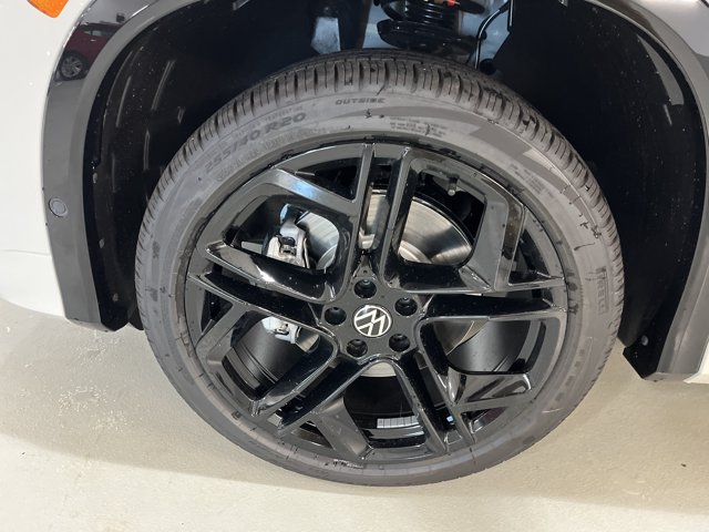 New 2026 Volkswagen Tiguan SE R-Line AWD/4WD image 11