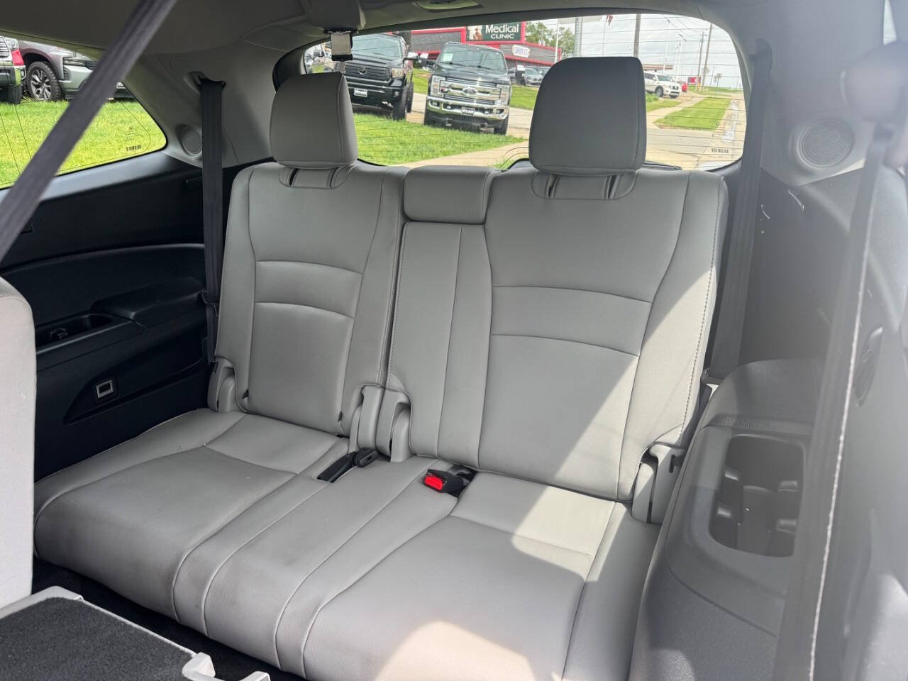 Used 2017 Honda Pilot Touring image 12