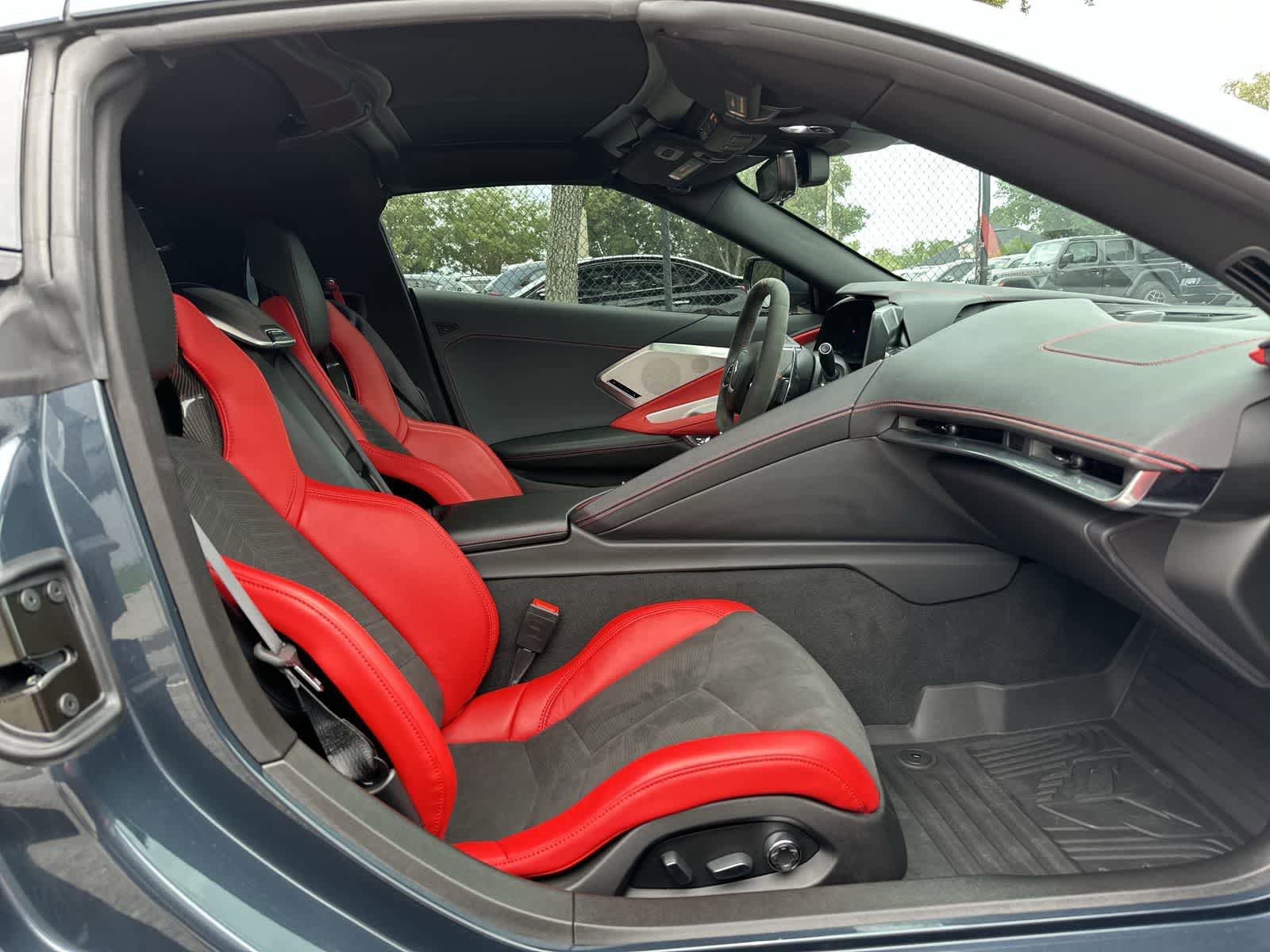 Used 2021 Chevrolet Corvette Stingray Preferred Cpe w/ Z51 Performance Package RWD image 8