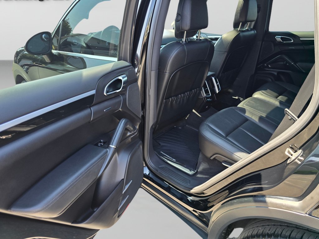 Used 2012 Porsche Cayenne AWD/4WD image 23